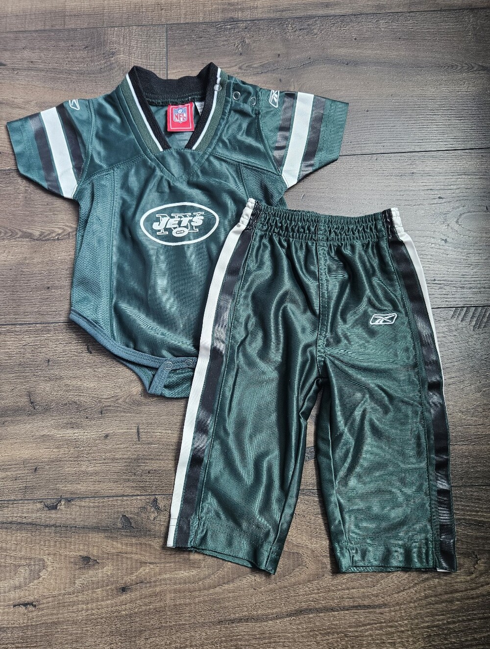 NFL Jets Infant Onesie Set